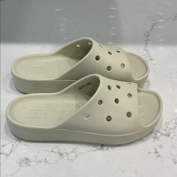 Crocs Platform Slide Sandals - Picture 3 of 10